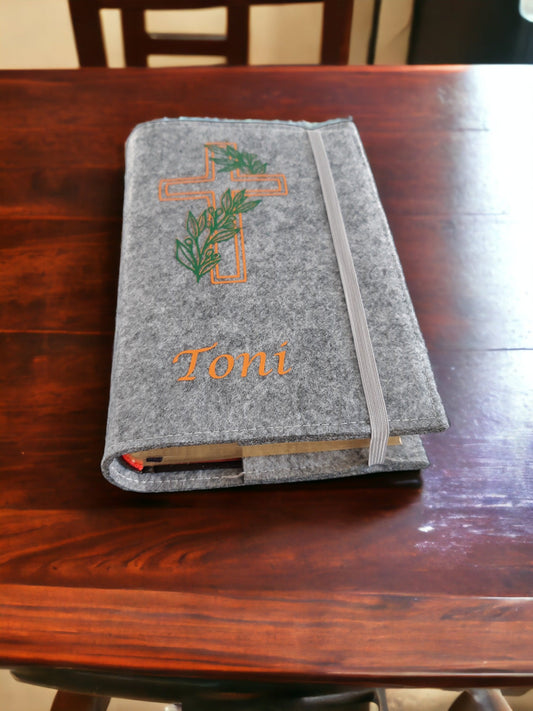 Gotteslobhülle aus Filz mit Wunschnamen - Katinkas Kreativwerkstatt