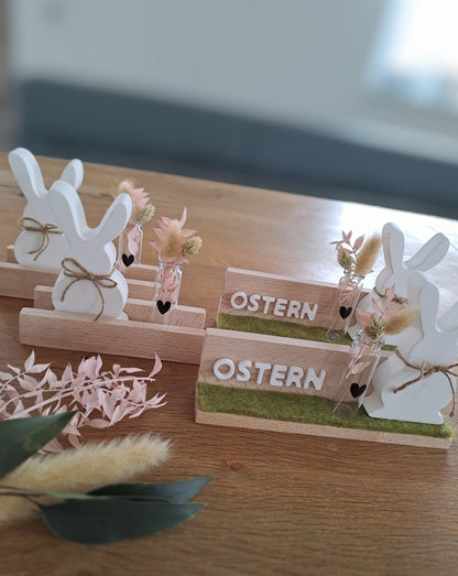 Osterhase aus Keramik mit Holzleiste - Dekoration Ostern mit Glasflasche und Aufdruck - Katinkas Kreativwerkstatt