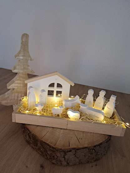 Christmas nativity scene on wooden tray I modern nativity scene