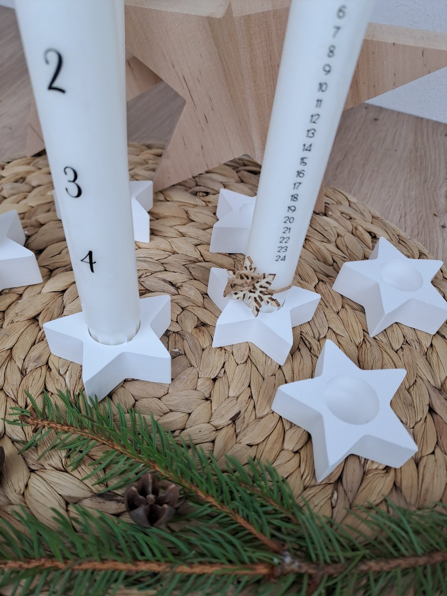 Kerzenständer Sternform mit Weihnachtskerze