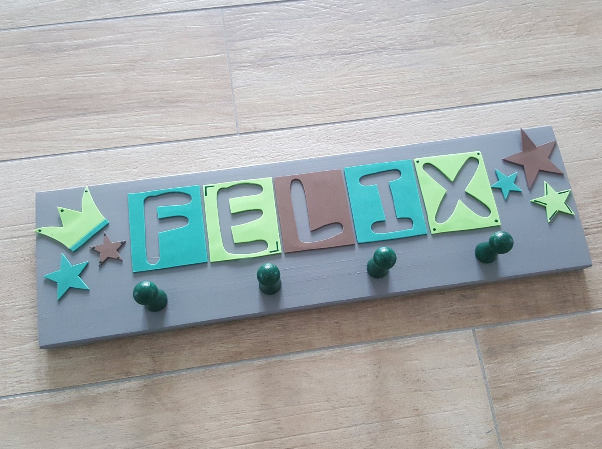 Kindergarderobe personalisiert mit Wunschnamen - Motiv "Felix" - Katinkas Kreativwerkstatt