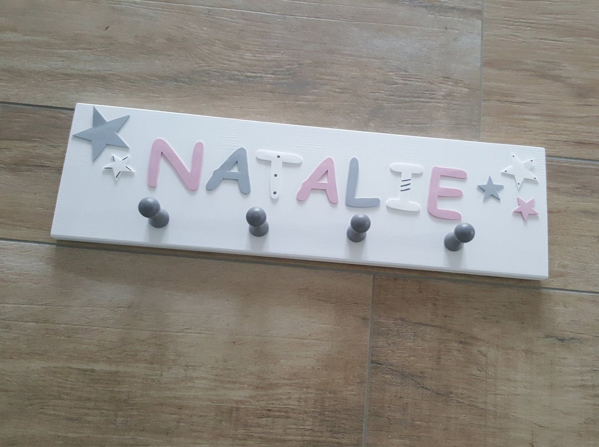 Kindergarderobe personalisiert mit Wunschnamen - Motiv "Natalie" - Katinkas Kreativwerkstatt