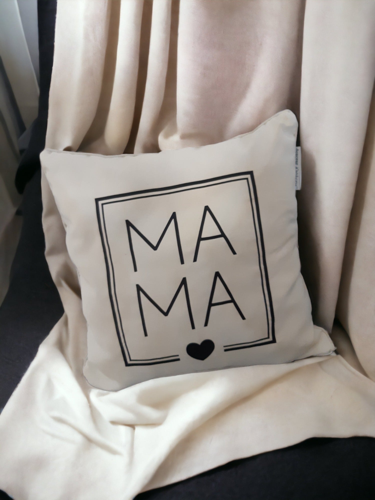 Kissen mit Aufdruck MAMA - Geschenk zum Muttertag - Katinkas Kreativwerkstatt
