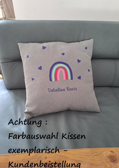 Kissen mit Regenbogenmotiv und Wunschnamen - Perfekt für Kinderkrippe oder Kindergarten - Katinkas Kreativwerkstatt