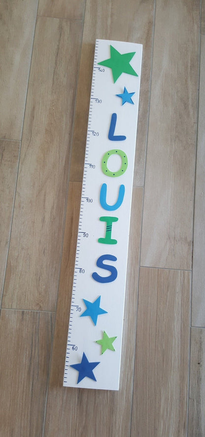 Messlatte für Kinder personalisiert mit Wunschnamen - Motiv "Louis" - Katinkas Kreativwerkstatt