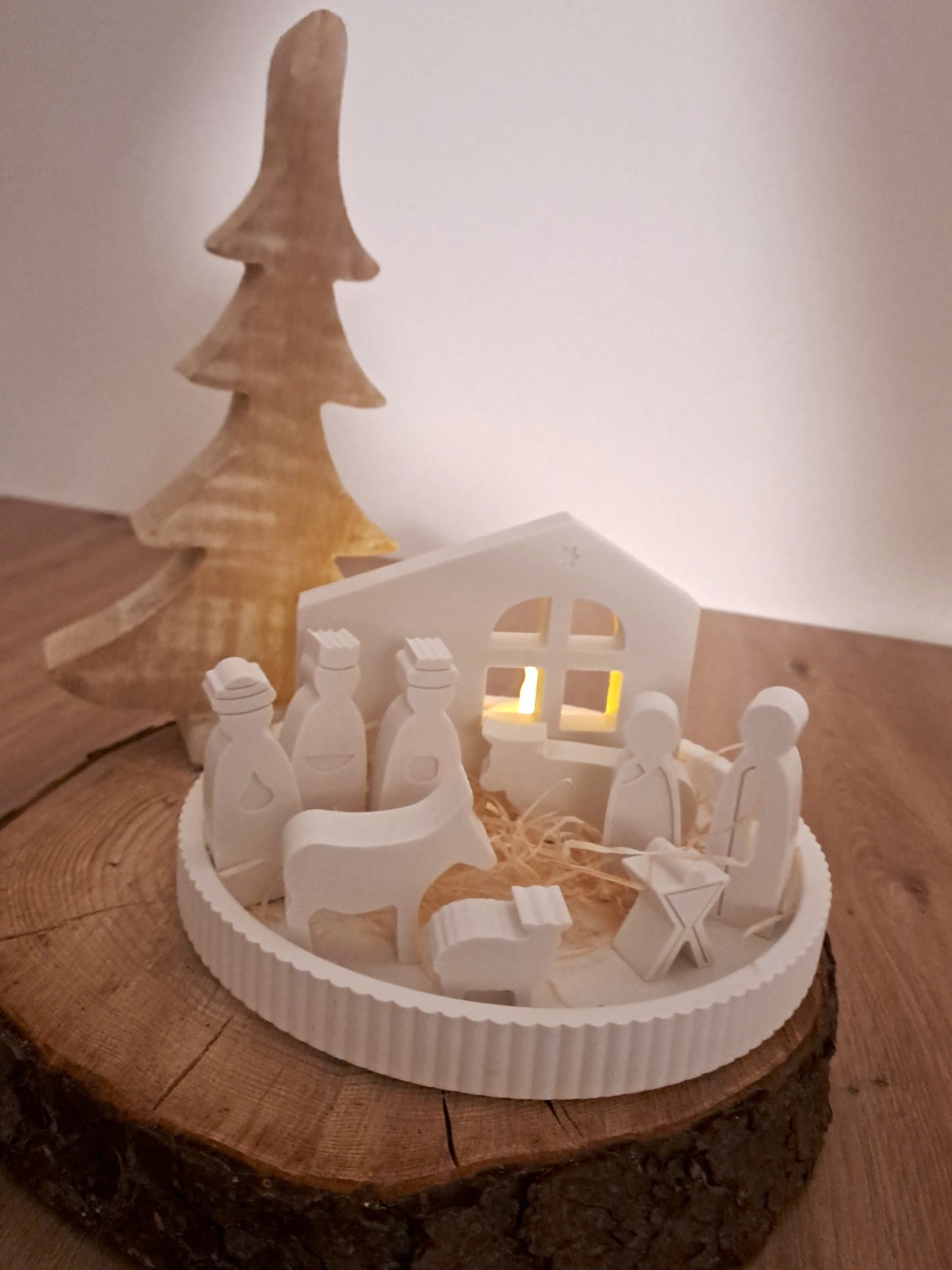 Moderne Weihnachtskrippe mit Figuren - Katinkas Kreativwerkstatt