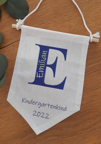 Wimpel zum Schulbeginn / Kindergartenbeginn mit Wunschnamen - Katinkas Kreativwerkstatt